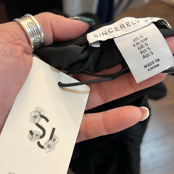 Sincerely Jules top elastic bodice top - Picture 9 of 9